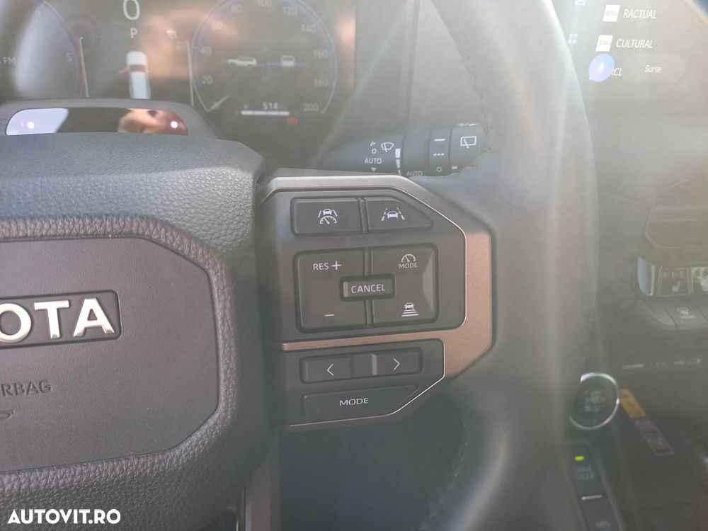 Toyota Land Cruiser - 26