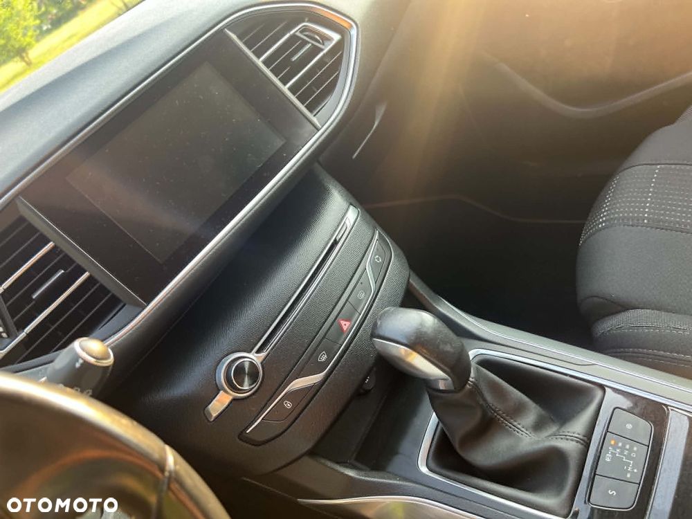 Peugeot 308 PureTech 130 GPF EAT8 Stop & Start Allure - 22