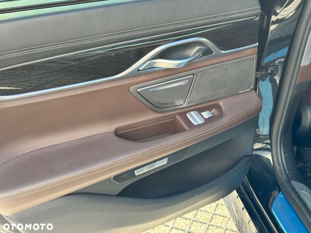 BMW Seria 7 730d - 37