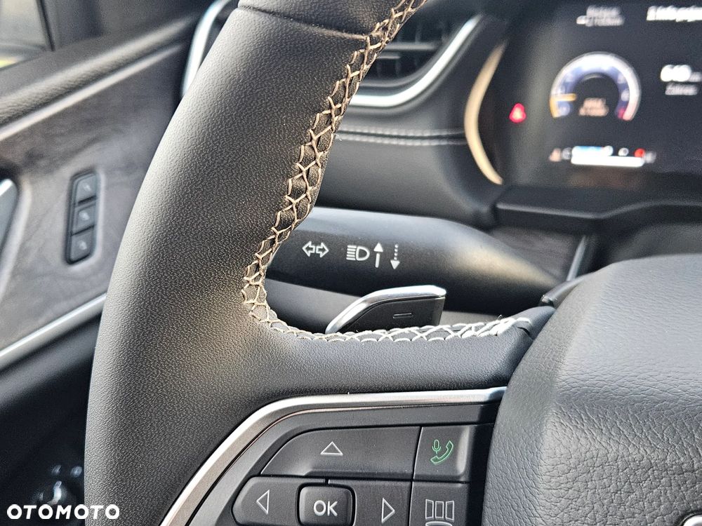 Jeep Grand Cherokee - 38