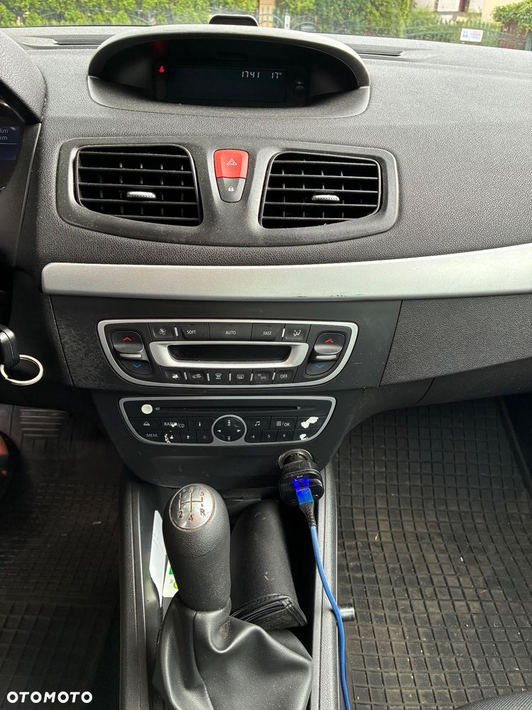 Renault Fluence 1.6 16V Expression - 9