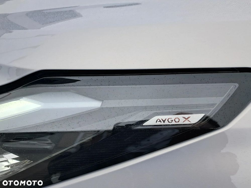 Toyota Aygo X Hybrid 1.5 Style e-CVT - 23