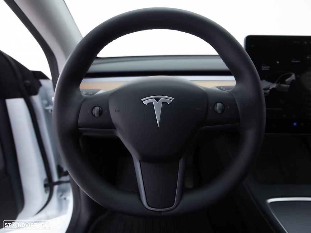 Tesla Model Y Long Range Dual Motor AWD - 21