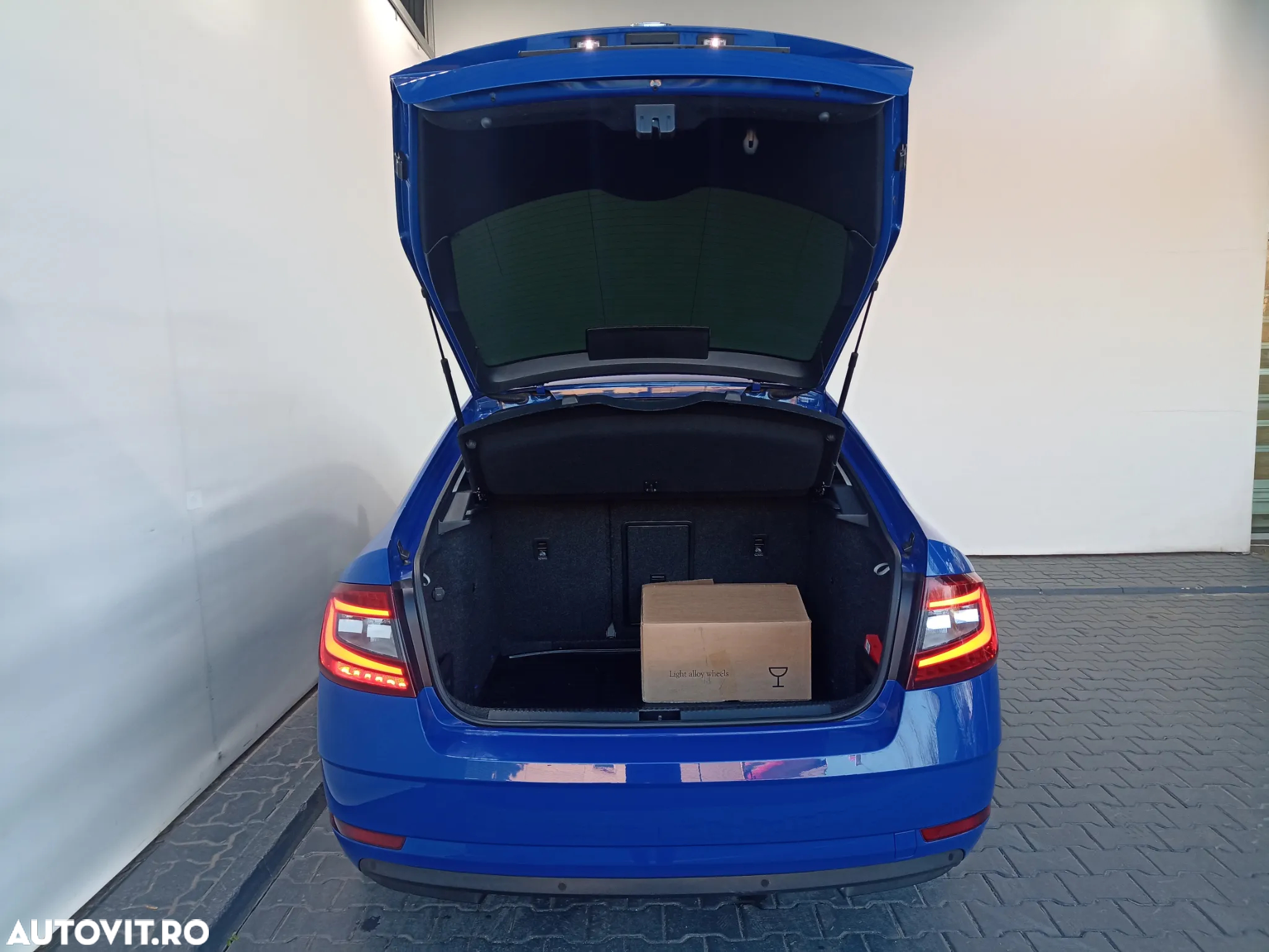Skoda Octavia 1.6 TDI DSG Style - 33