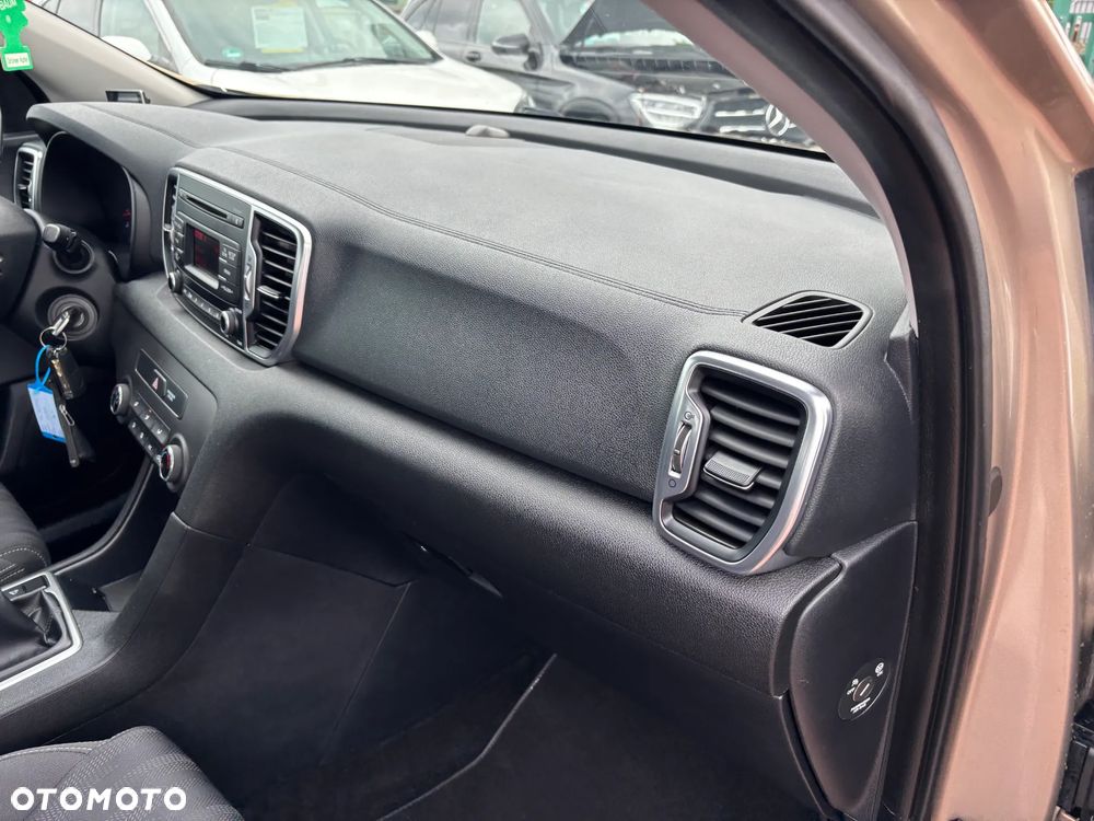 Kia Sportage 1.6 GDI 2WD Attract - 24
