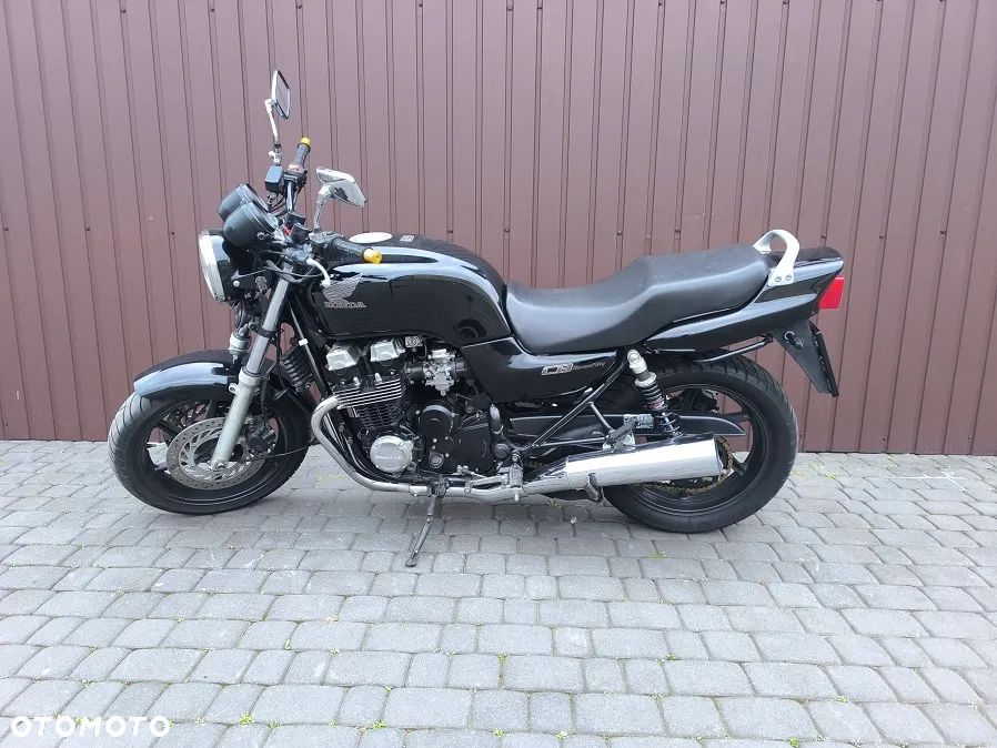 Honda CB - 1