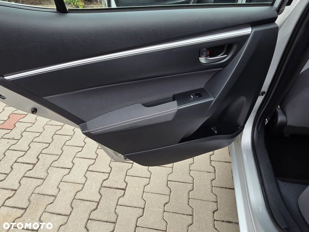 Toyota Corolla 1.6 Classic Plus - 21