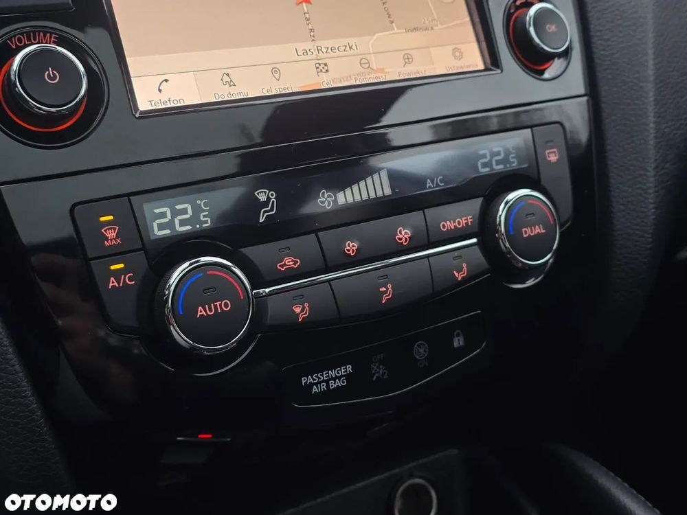 Nissan Qashqai 1.3 DIG-T TEKNA - 26