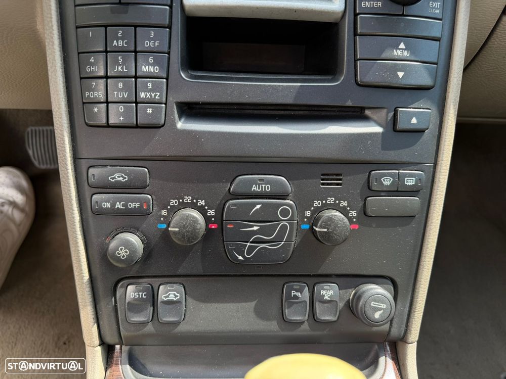 Volvo XC 90 2.4 D5 7L Nivel 2 Auto. - 24