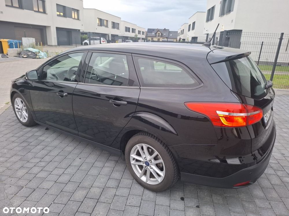 Ford Focus 1.5 TDCi SYNC Edition PowerShift - 5
