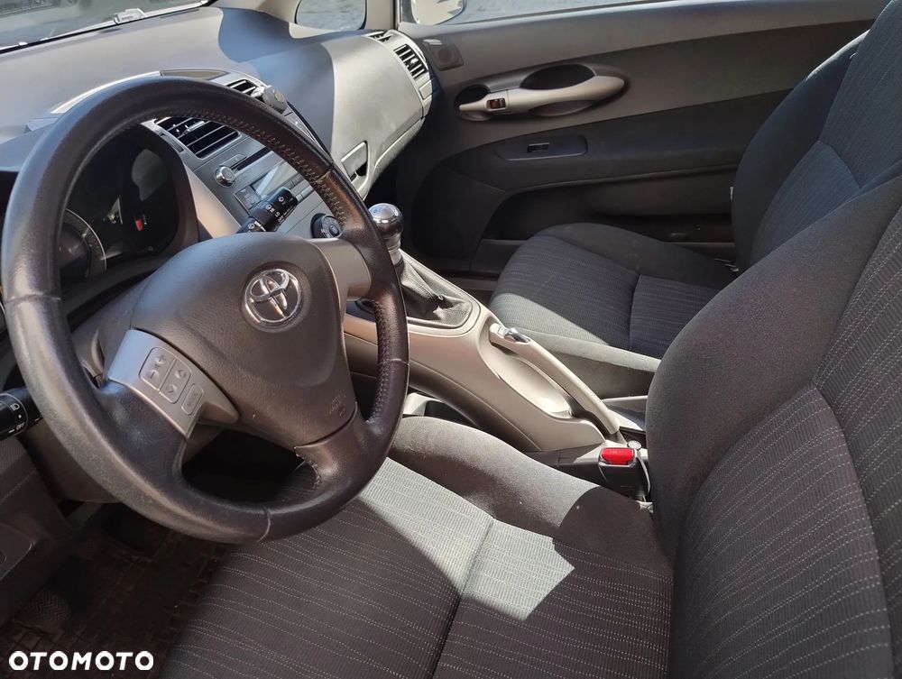 Toyota Auris 2.0 D-4D Luna - 10