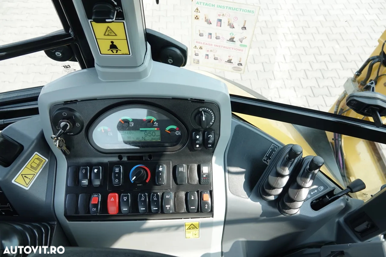 Cat 432 F2 / BULDOEXCAVATOR / AN 2019 / SET GALETE - 24