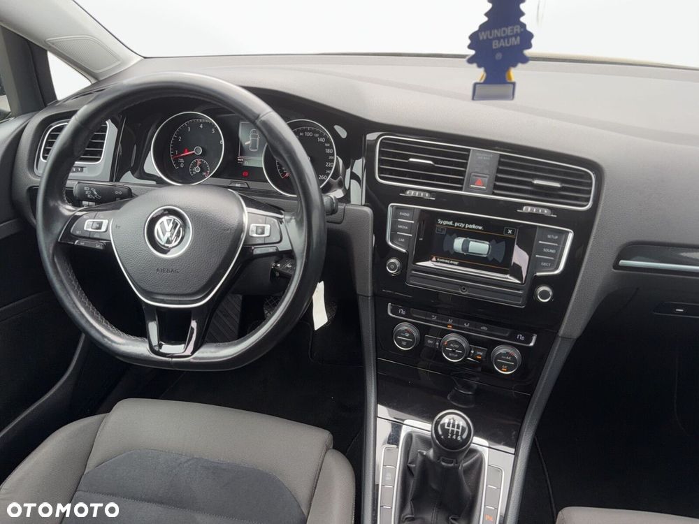 Volkswagen Golf - 11