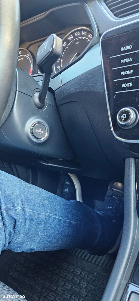 Skoda Superb 2.0 TDI DSG Ambition - 9