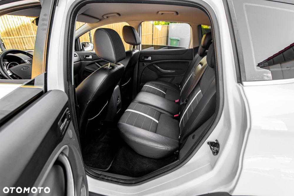 Ford Kuga - 22