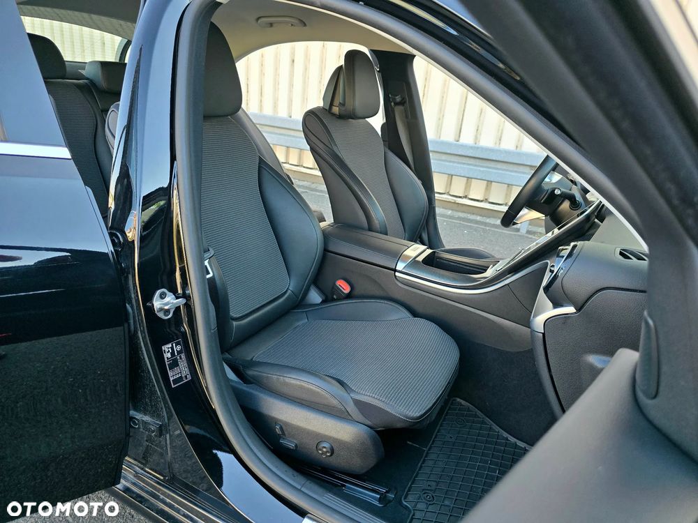 Mercedes-Benz Klasa C 220 d 9G-TRONIC - 13