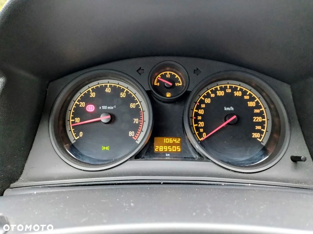 Opel Astra III GTC 1.4 Cosmo - 19