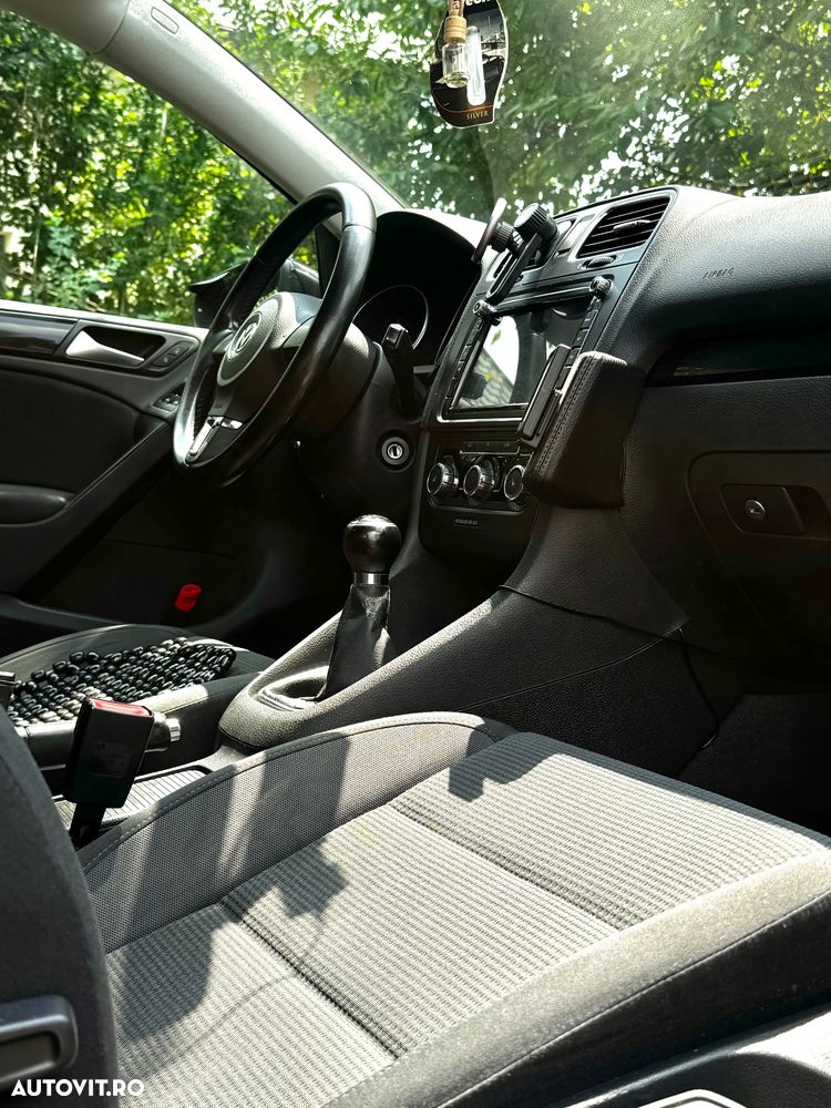 VOLKSWAGEN Golf 2010 — imagine 10