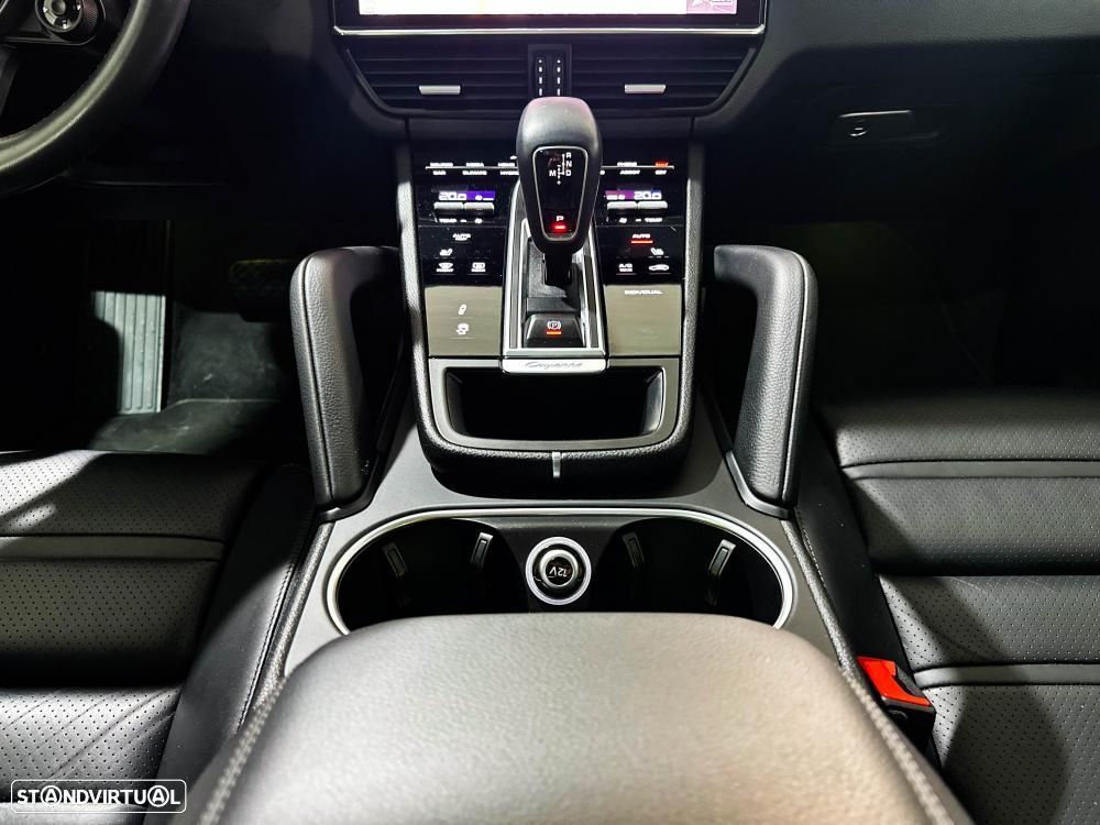 Porsche Cayenne Coupé E-Hybrid Platinum Edition - 25