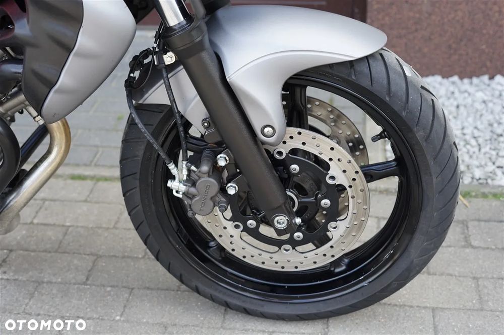 Suzuki Gladius - 14