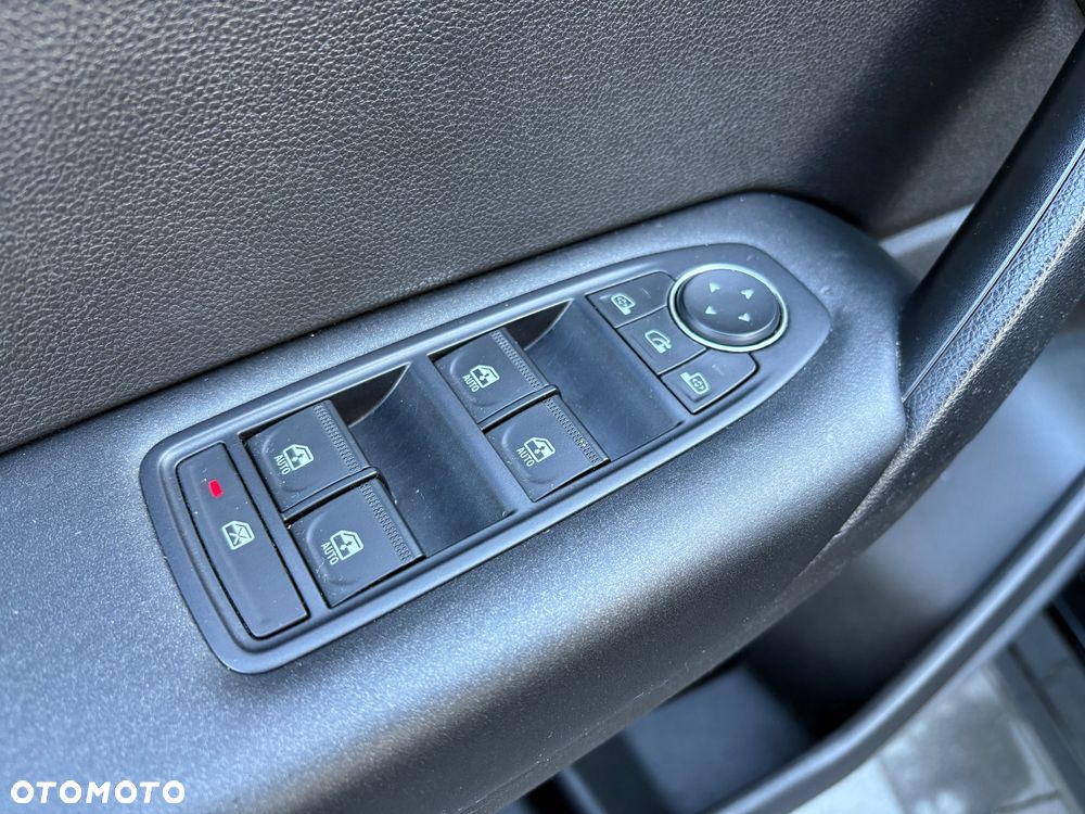 Renault Captur TCe 90 BUSINESS EDITION - 22