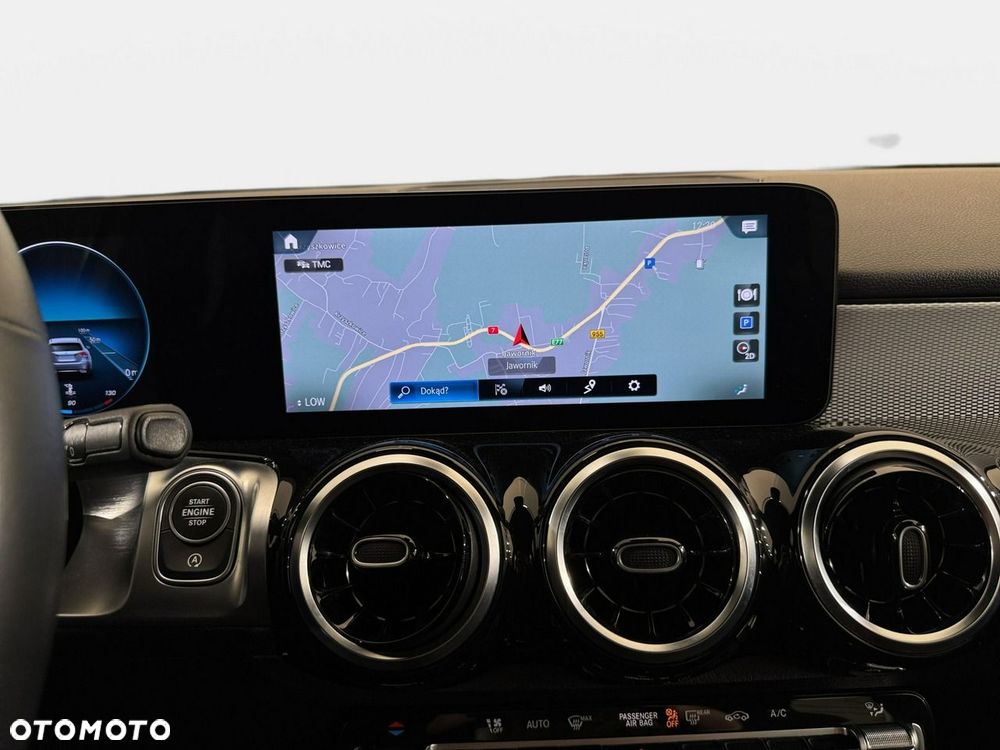 Mercedes-Benz GLB - 24