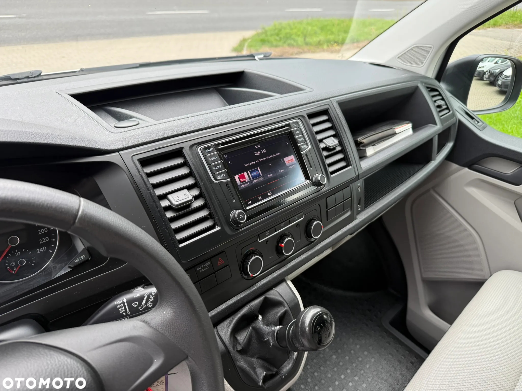 Volkswagen TRANSPORTER 2,0 TDI 102KM L2 DŁUGI NAWIGACJA / KLIMATYZACJA - 24