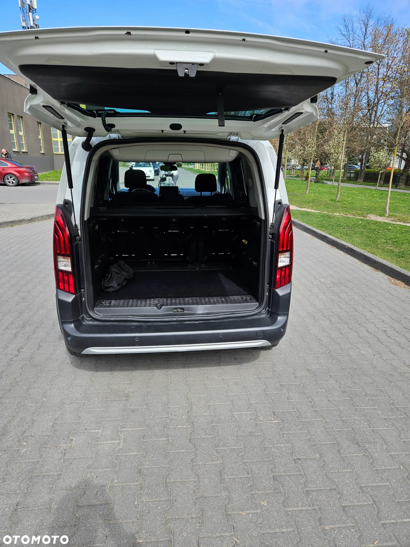 Peugeot Rifter 1.2 PureTech Allure S&S - 11