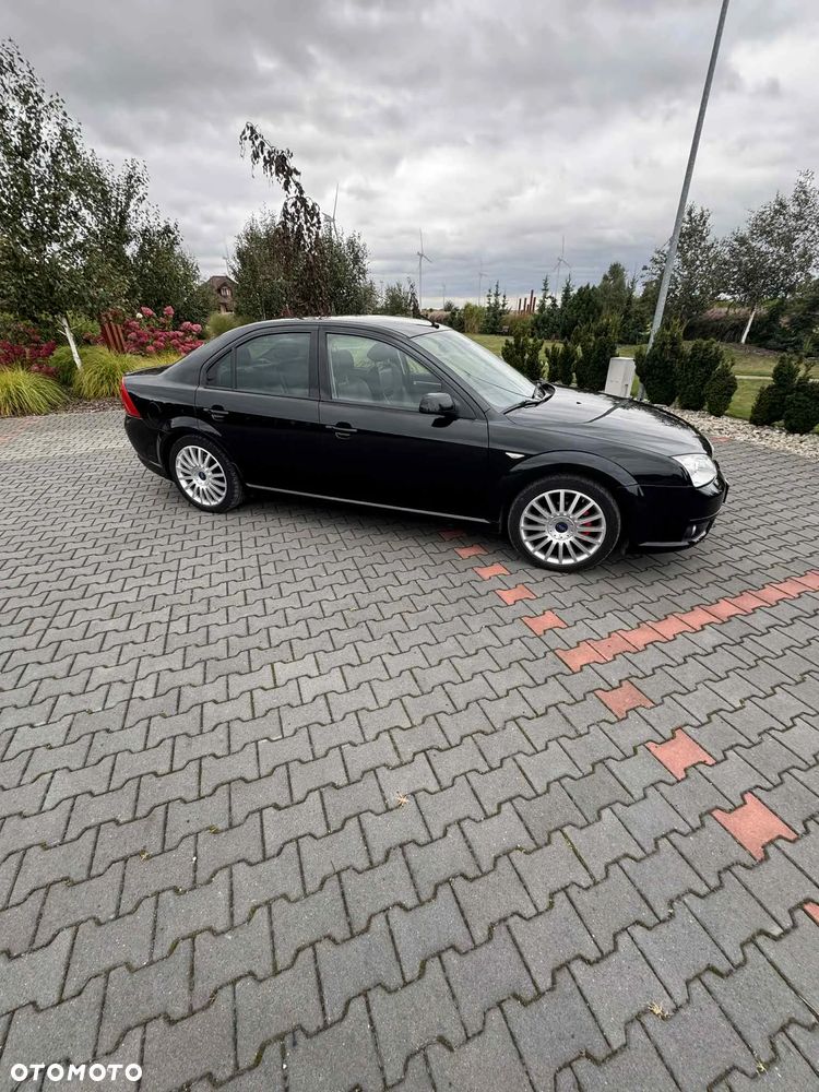Ford Mondeo V6 ST 220 - 2