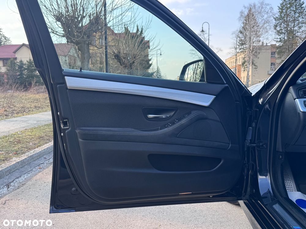 BMW Seria 5 518d M Sport - 10