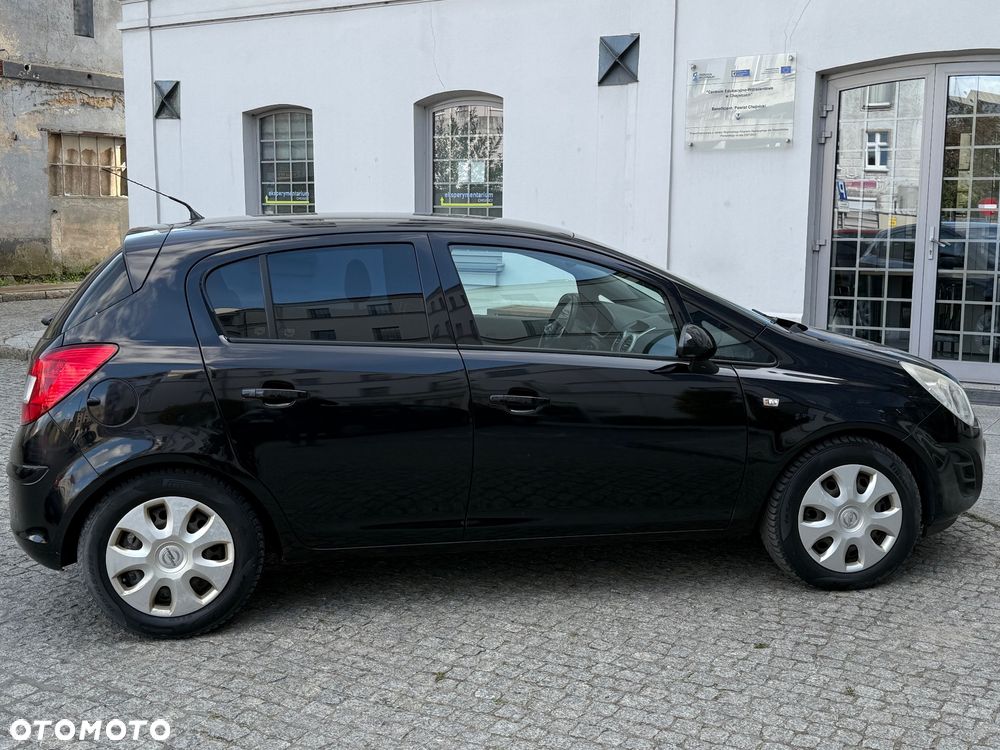 Opel Corsa 1.2 16V Cosmo - 9