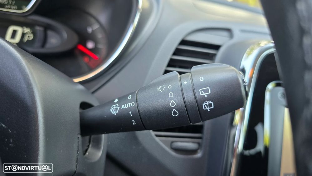 Renault Captur 1.5 dCi Initiale Paris EDC - 40