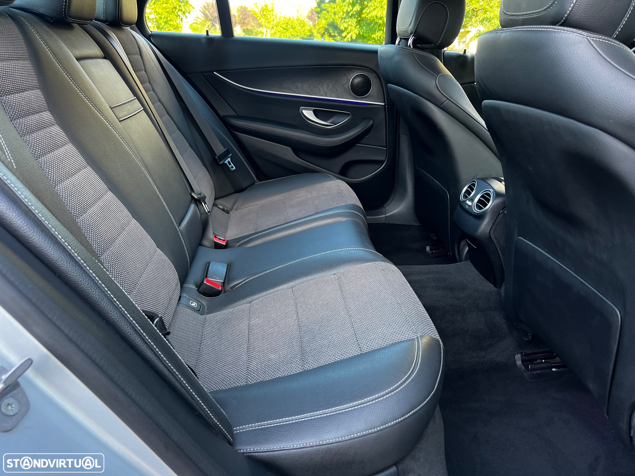 Mercedes-Benz E 220 d Avantgarde - 33