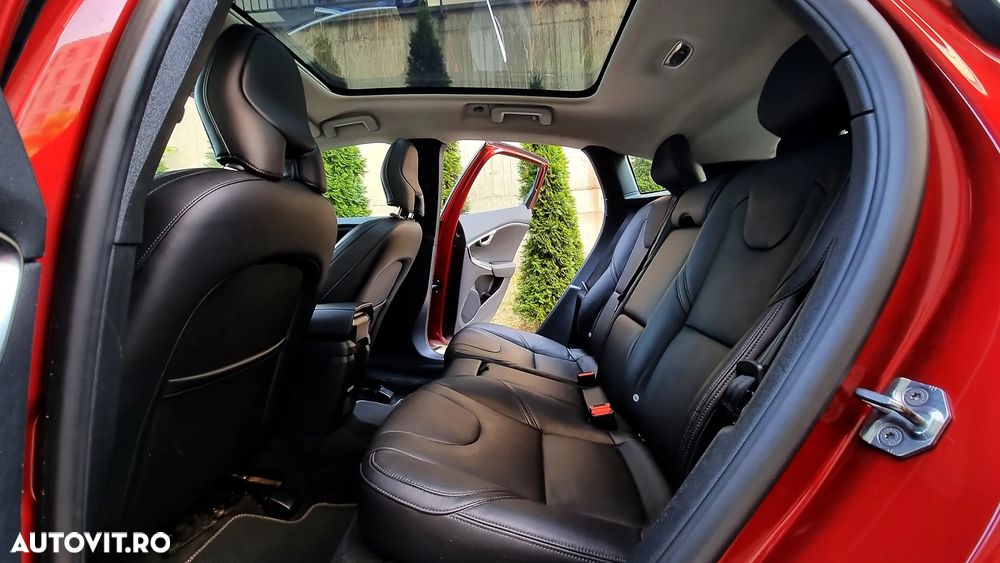 Volvo V40 D2 Inscription - 12