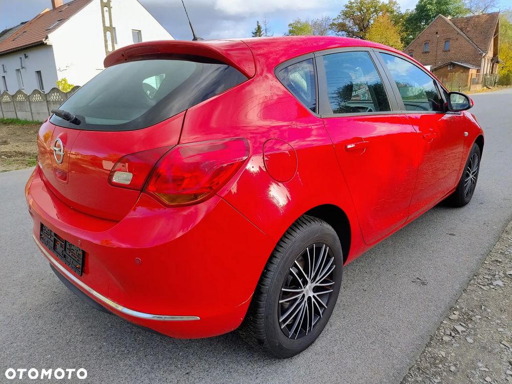 Opel Astra 1.6 Design Edition - 4