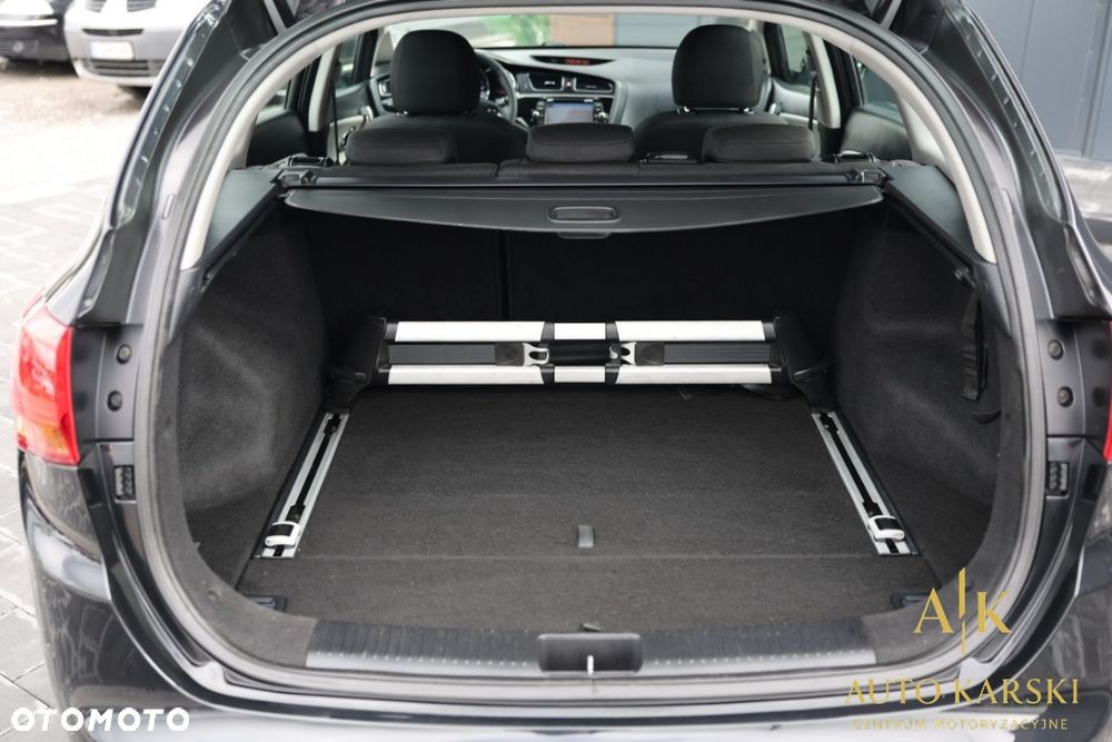 Kia Ceed - 40