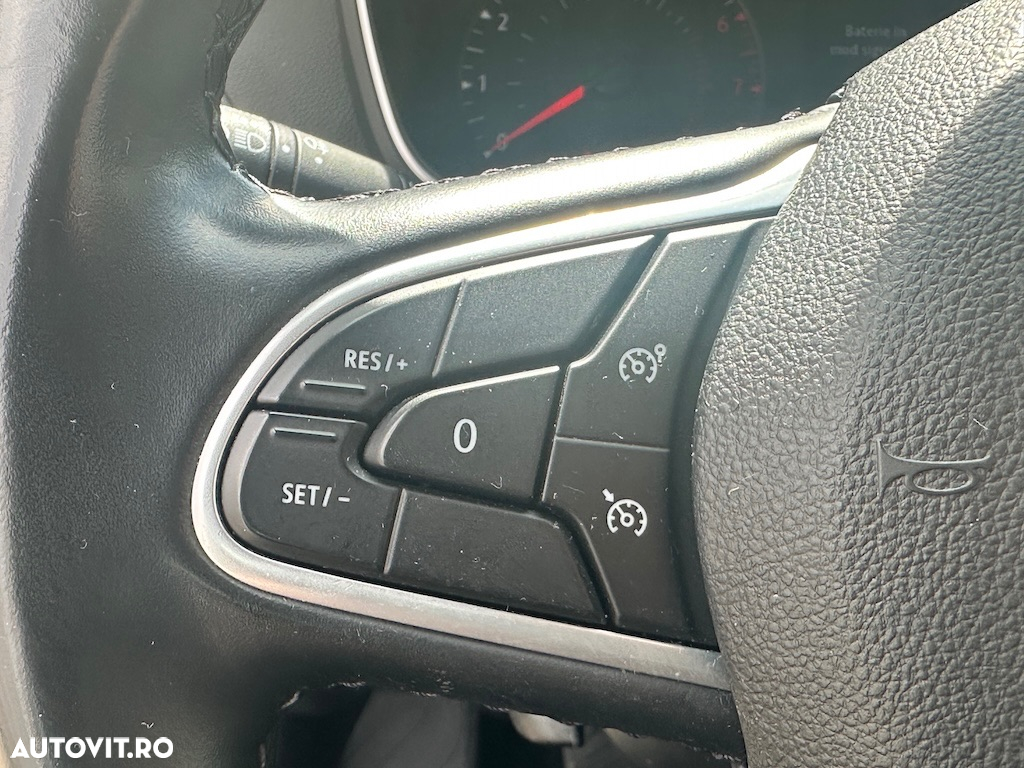 Renault Megane TCe 140 GPF Intens - 10