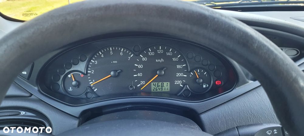 Ford Focus 1.6 Comfort - 16