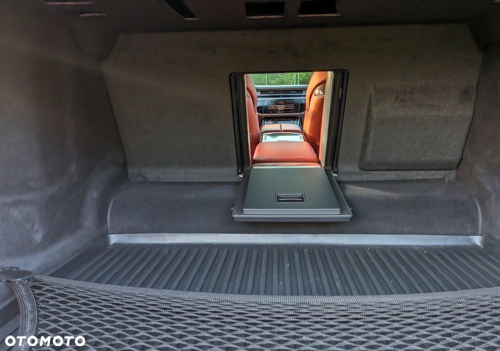 Audi S8 - 35