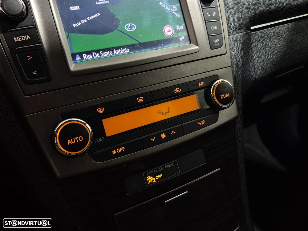 Toyota Avensis SW 2.0 D-4D Exclusive - 11