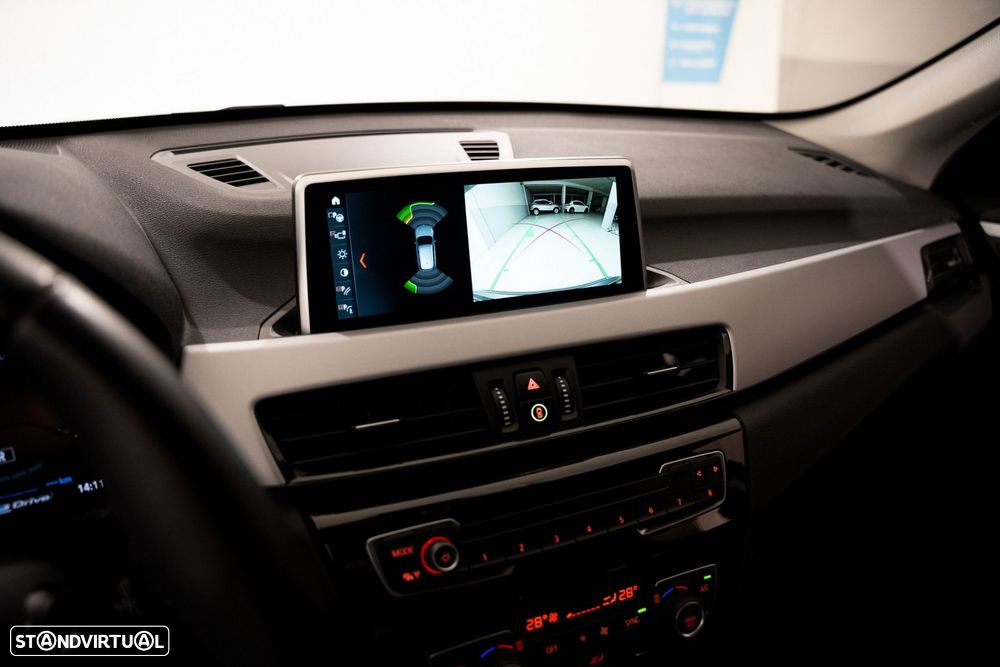 BMW X1 25 e xDrive Corporate Edition - 6