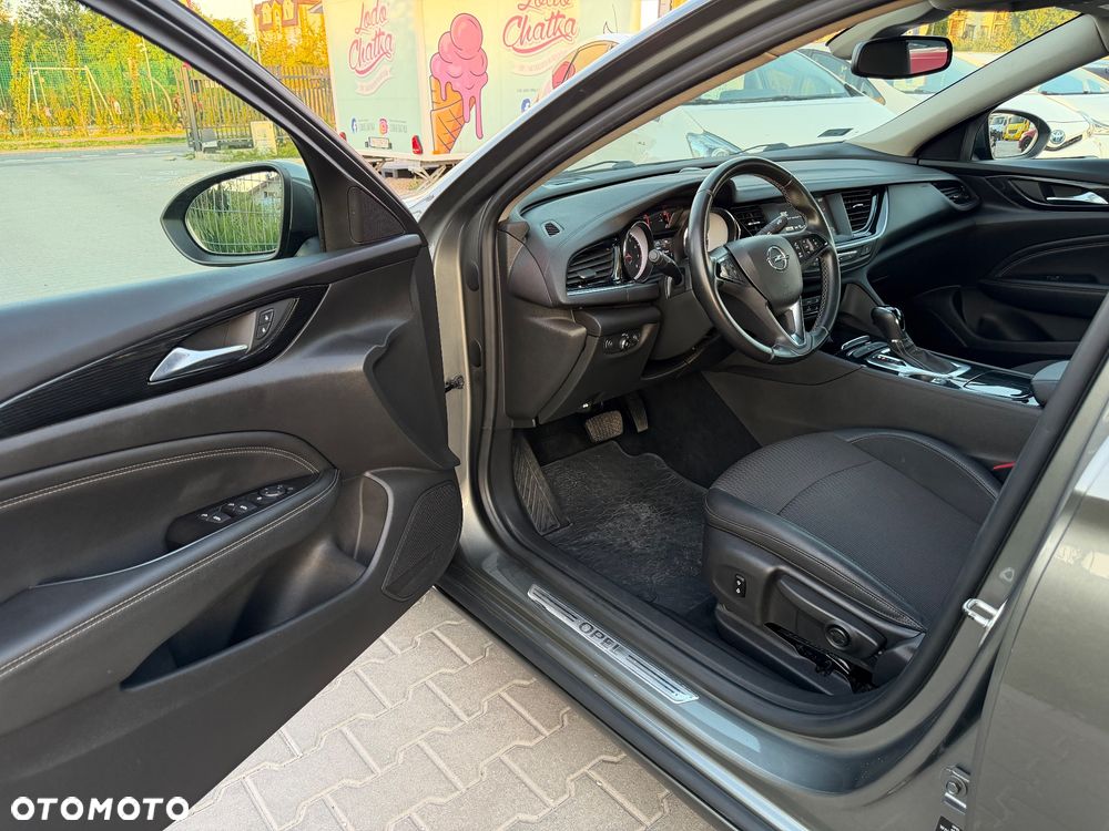 Opel Insignia - 12