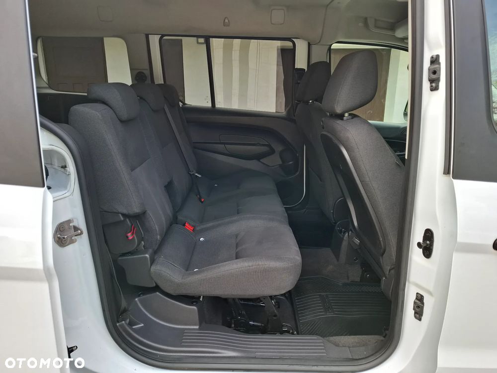 Ford Transit Connect - 13