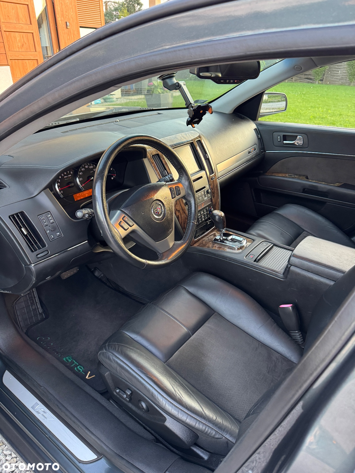 Cadillac STS - 10
