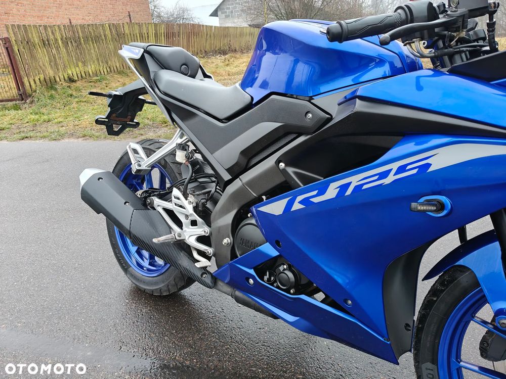 Yamaha YZF - 4