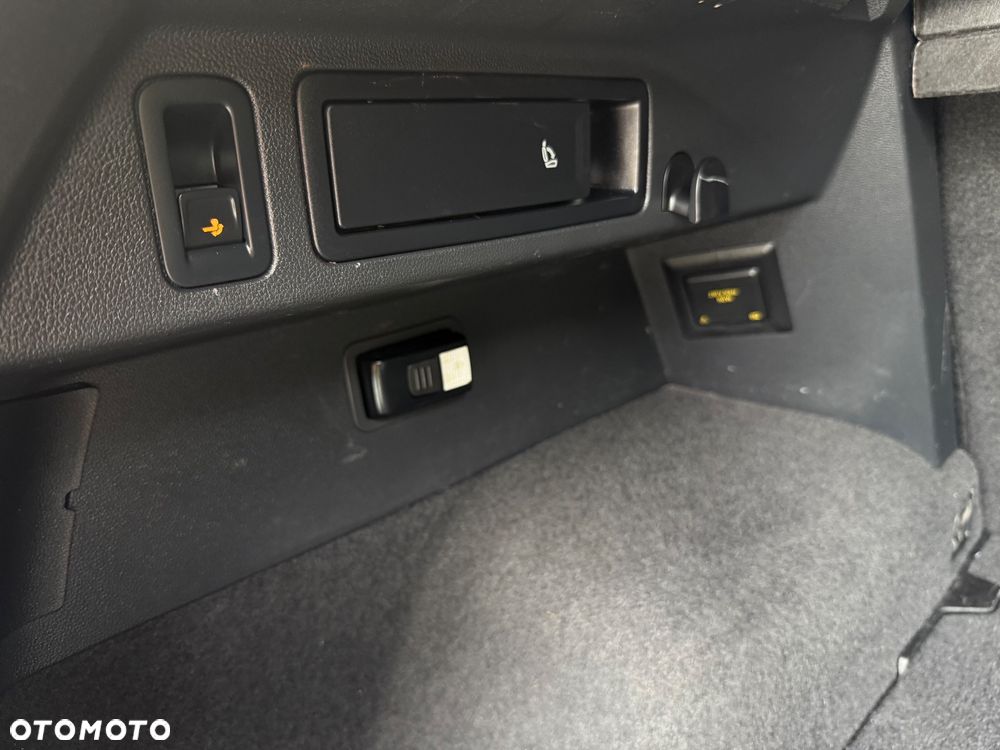 Volkswagen Tiguan 2.0 TDI SCR 4MotION DSG R-Line - 33