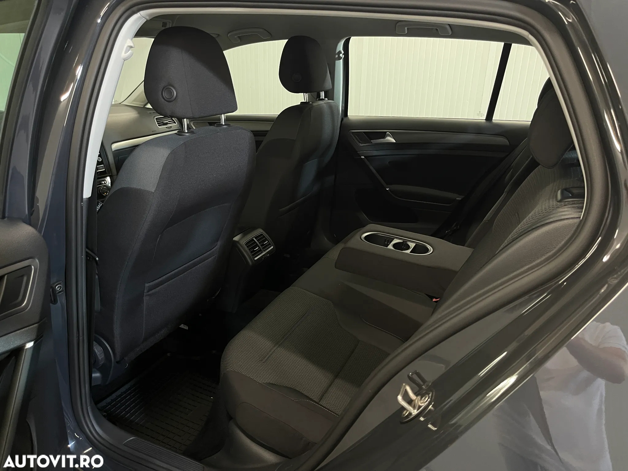 Volkswagen Golf 1.6 TDI Comfortline - 10