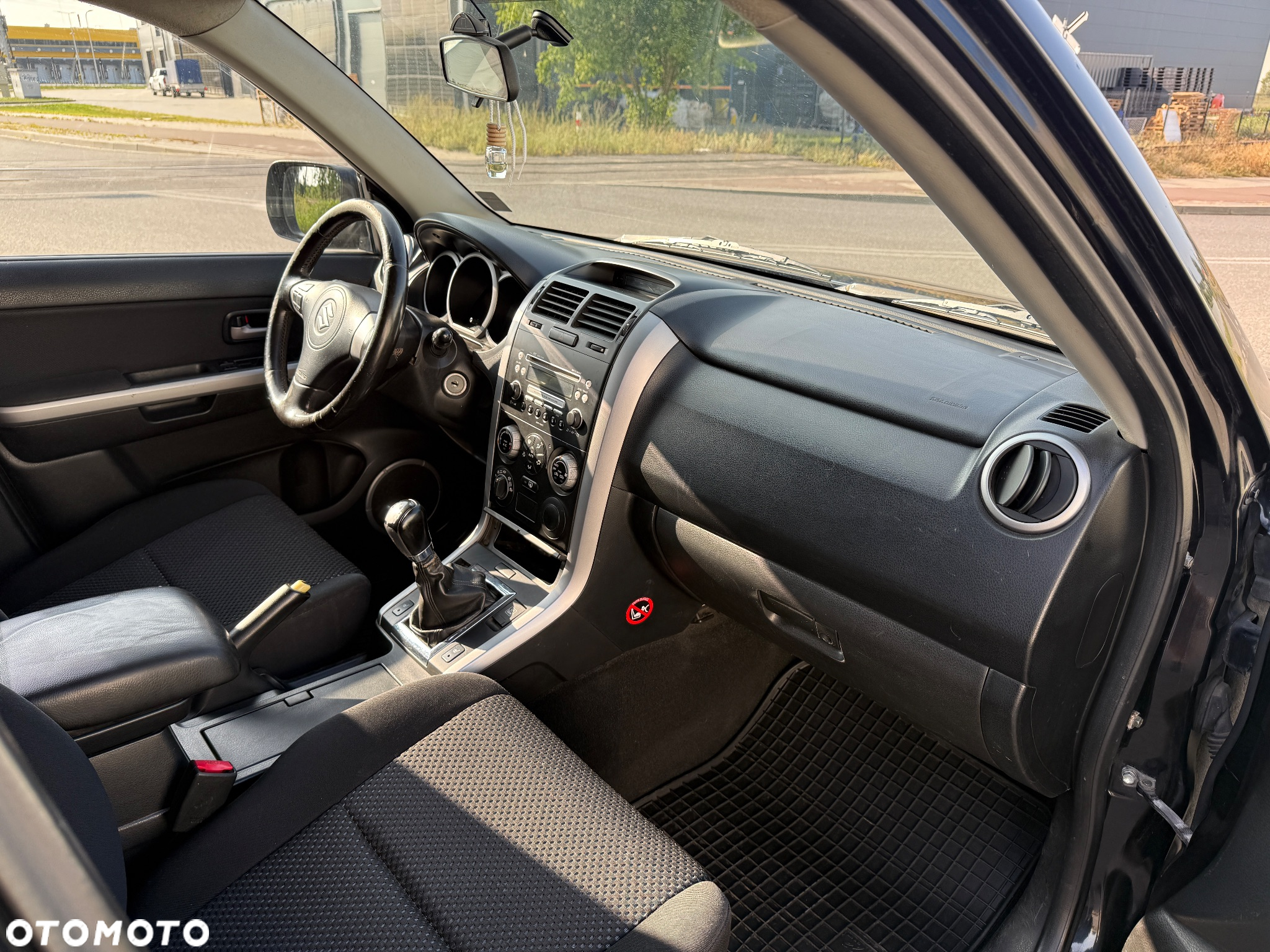 Suzuki Grand Vitara 2.0 - 16