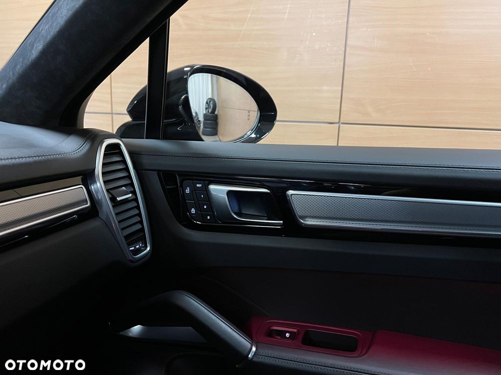 Porsche Cayenne - 12