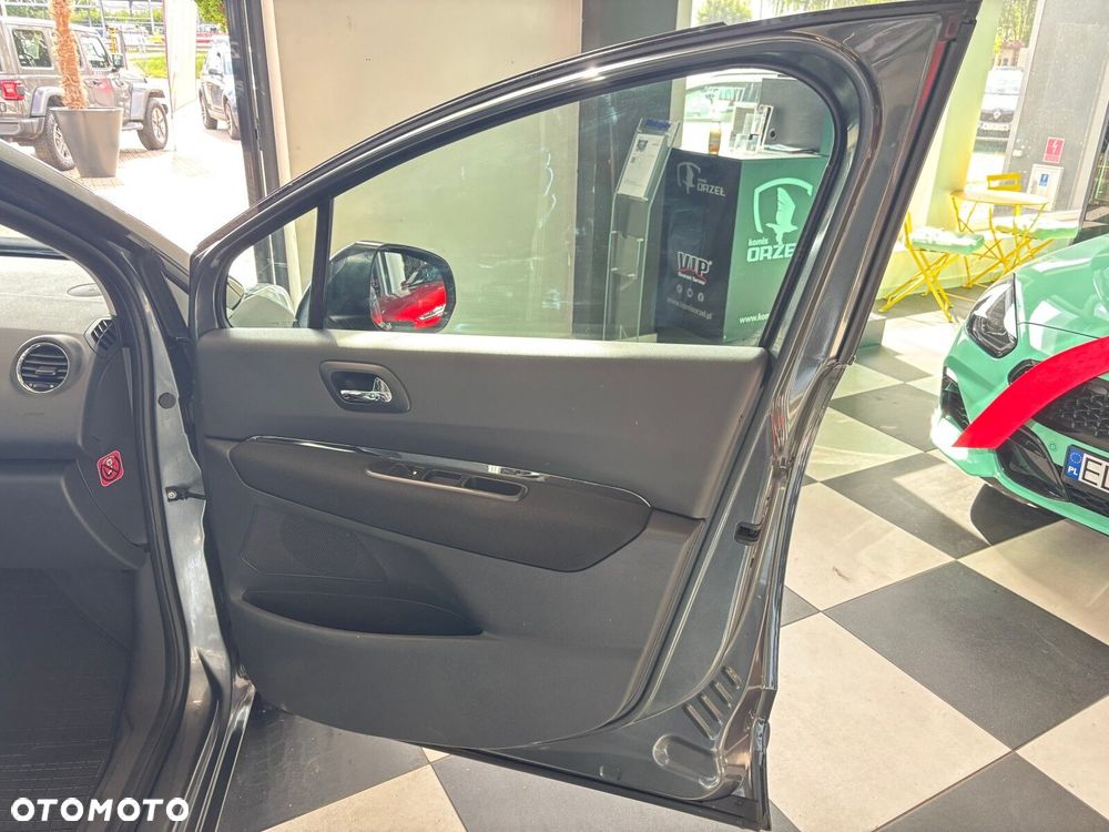 Peugeot 5008 - 26